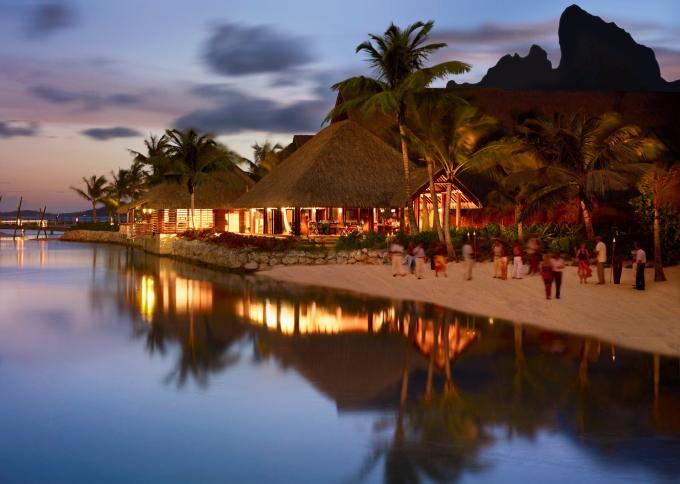Polinezyjski luksus: Four Seasons Bora Bora i prywatny atol The Brando